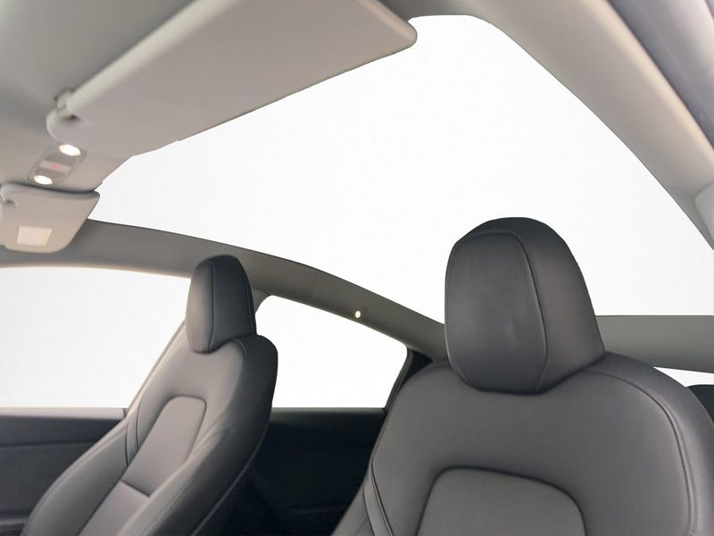 Tesla Model Y bild 13