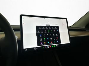 Tesla Model Y bild 18
