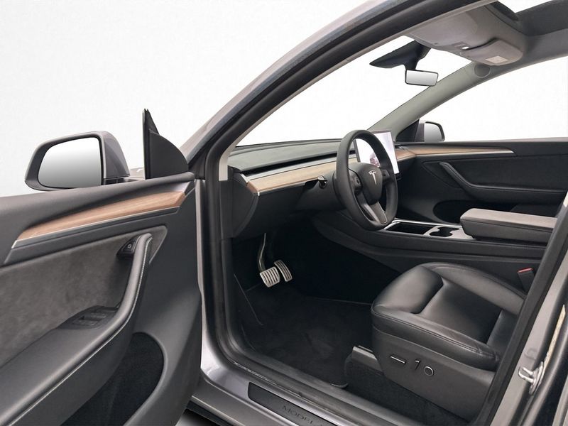 Tesla Model Y bild 11