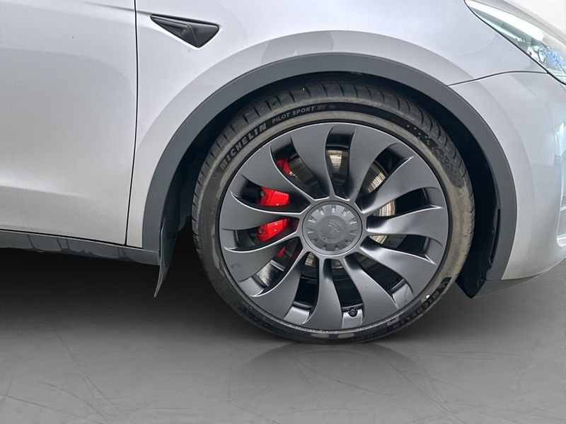 Tesla Model Y bild 32