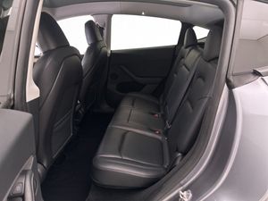Tesla Model Y bild 26