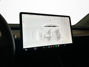 Tesla Model Y bild 23