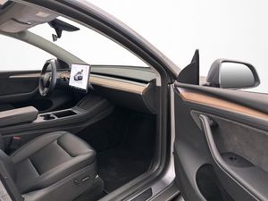 Tesla Model Y bild 25