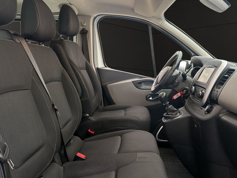 Nissan NV300 bild 24