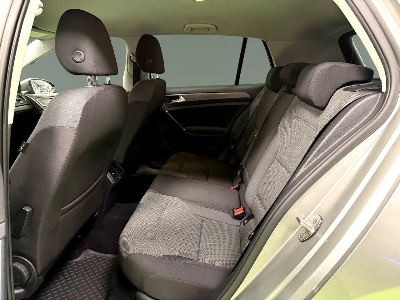 Vehicle image 21