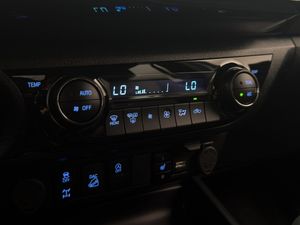 Toyota Hilux bild 26