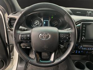 Toyota Hilux bild 17
