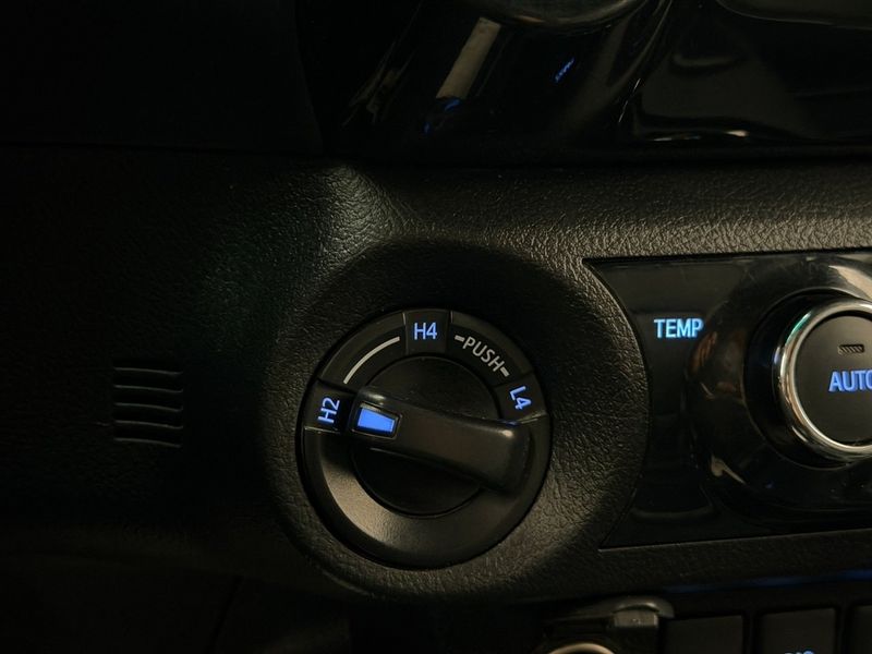 Toyota Hilux bild 26