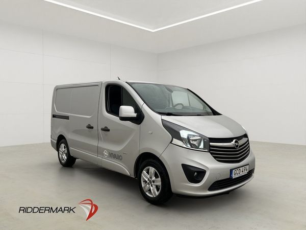 Opel Vivaro D-Värmare 3-Sits P-Sensorer Dragkrok Farthållare - 2015