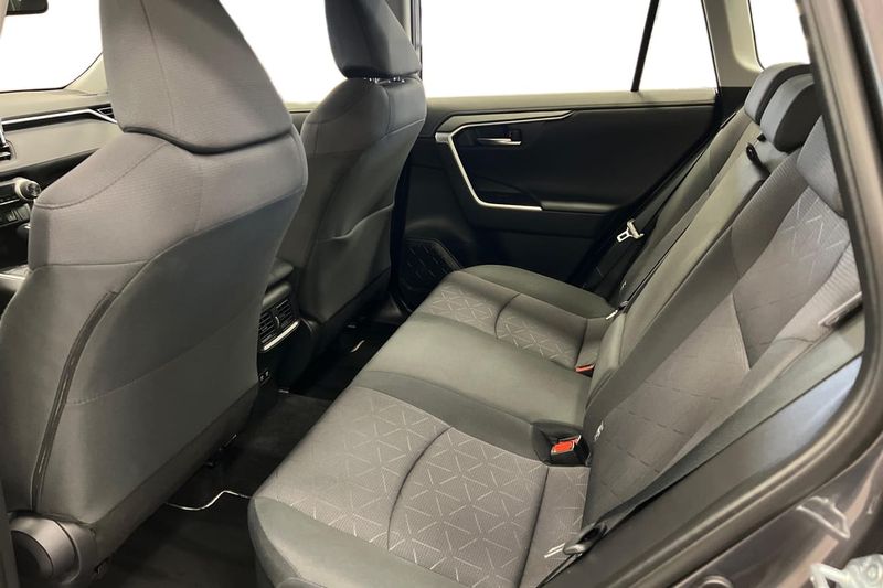 Toyota RAV4 bild 13