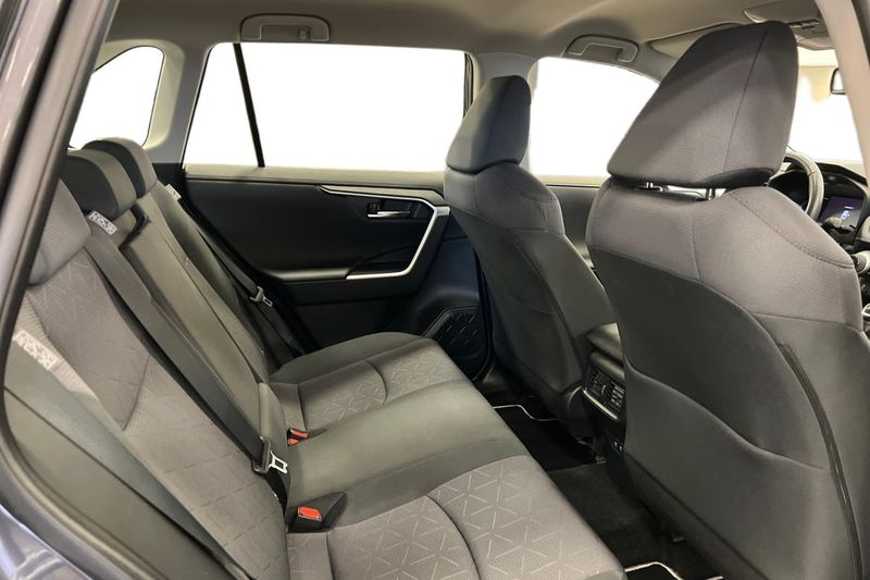 Toyota RAV4 bild 9