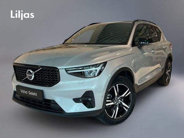 Volvo XC40 B3 FWD Bensin Plus Dark//360-kamera//Drag// - 2025