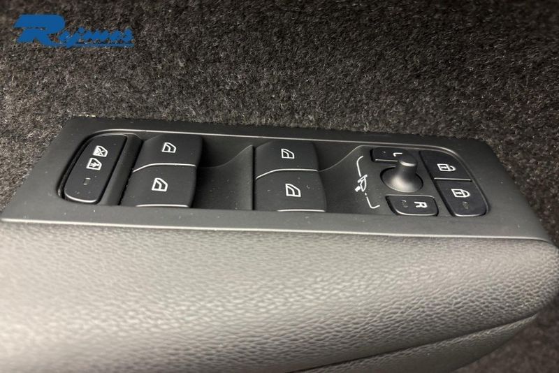 Volvo EC40 bild 15