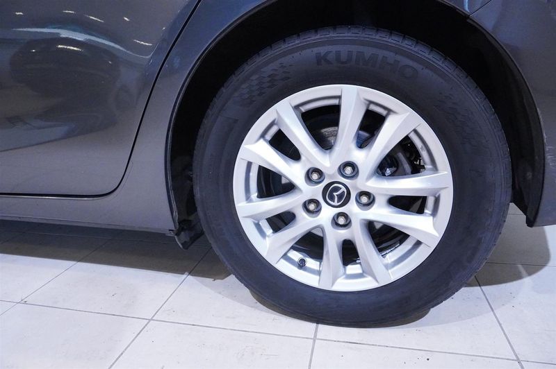 Mazda 3 bild 8