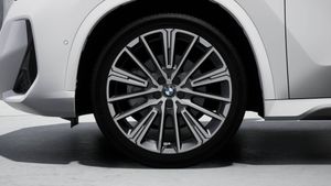 BMW iX1 bild 4