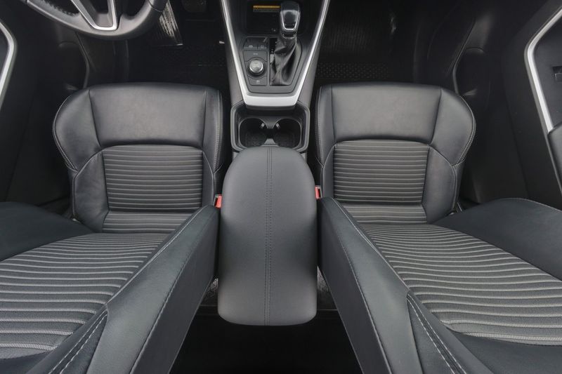 Toyota RAV4 bild 14