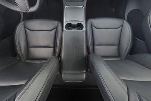 Tesla Model Y bild 14