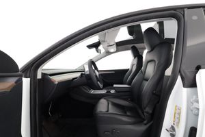 Tesla Model Y bild 10