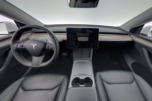 Tesla Model Y bild 13