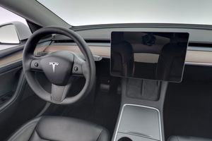 Tesla Model Y bild 15