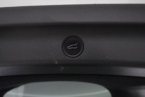 Tesla Model Y bild 25