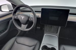 Tesla Model Y bild 15