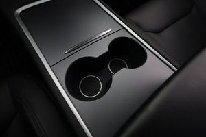 Tesla Model Y bild 23