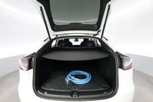 Tesla Model Y bild 25