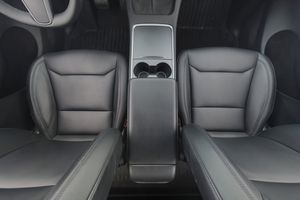 Tesla Model Y bild 14