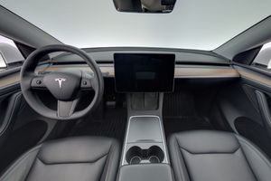 Tesla Model Y bild 13