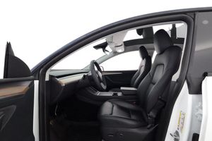 Tesla Model Y bild 10