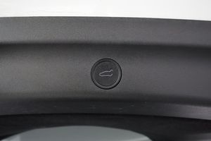 Tesla Model Y bild 26