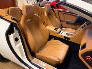 Aston Martin DB9 bild 18