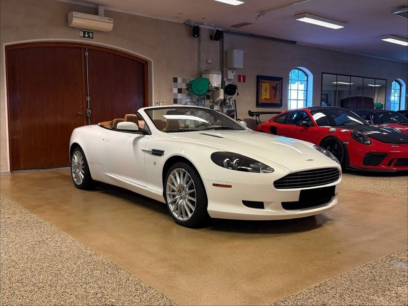 Aston Martin DB9 bild 4