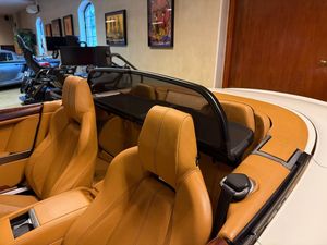 Aston Martin DB9 bild 25