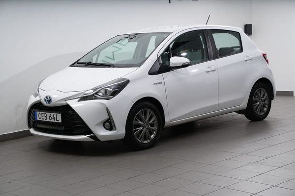 Toyota Yaris Hybrid e-CVT 101hk Kupéfläkt/Backkamera/Lane... - 2020