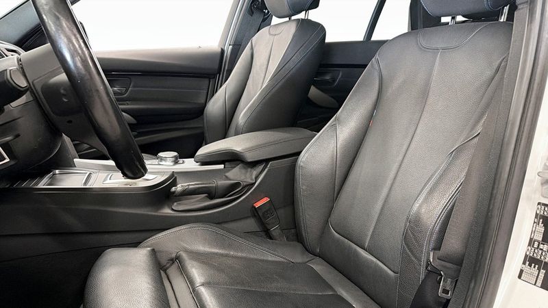BMW 320 bild 16