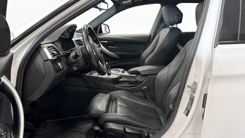 BMW 320 bild 13