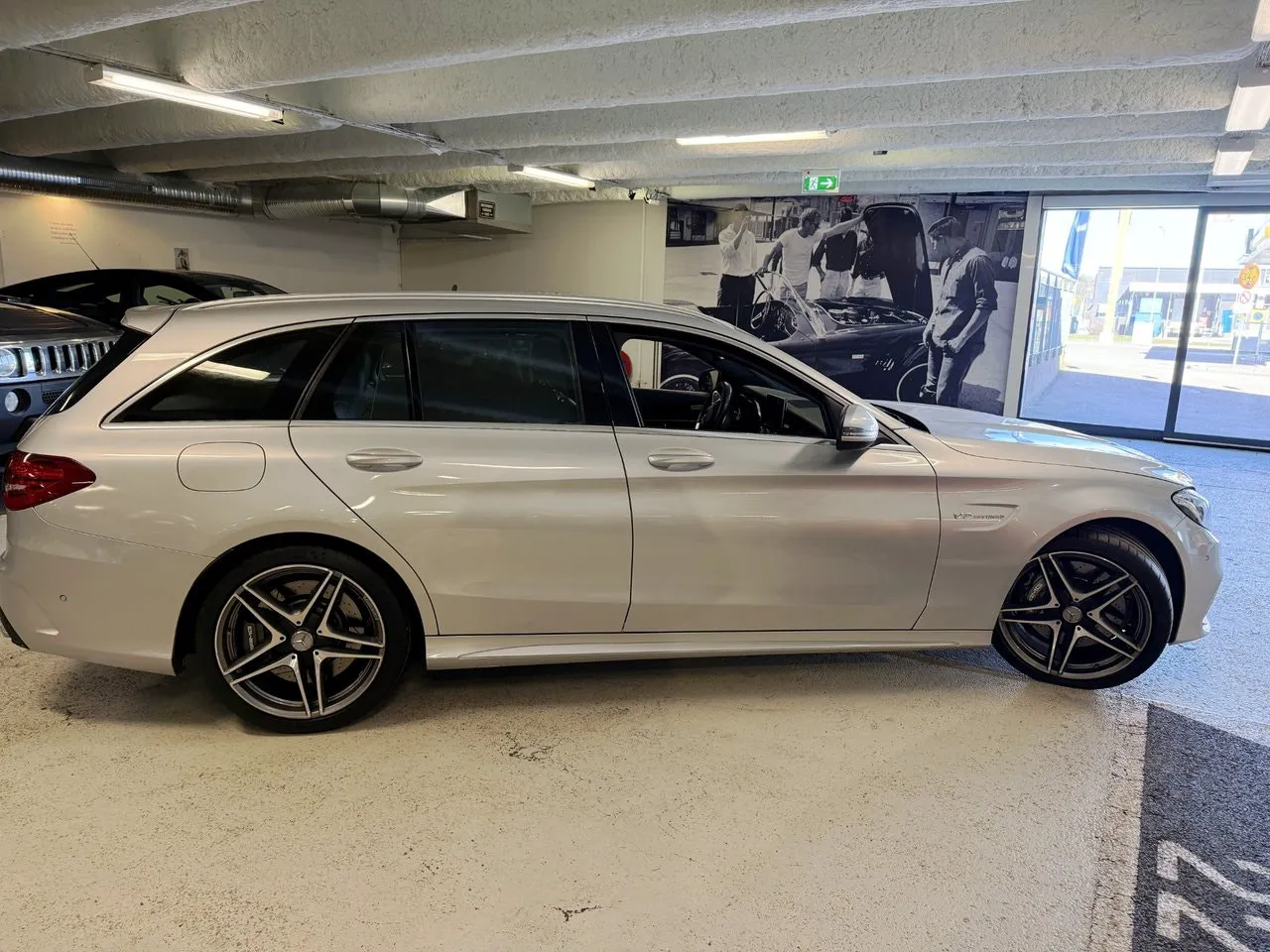 Vehicle image 5