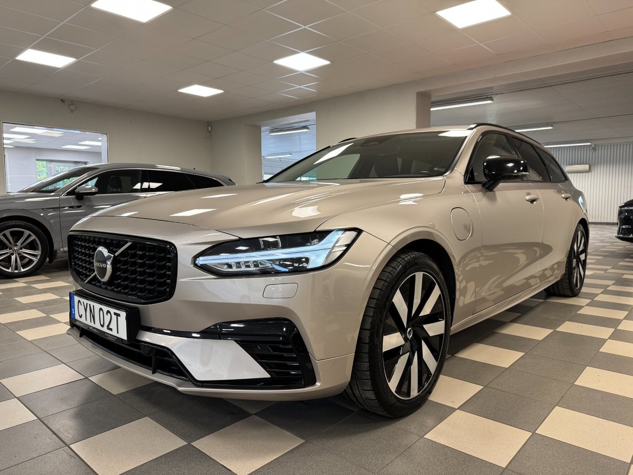 Volvo V90