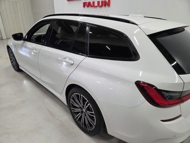 BMW 330 bild 9