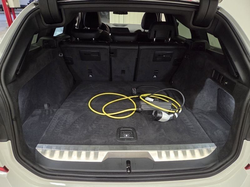 BMW 330 bild 8