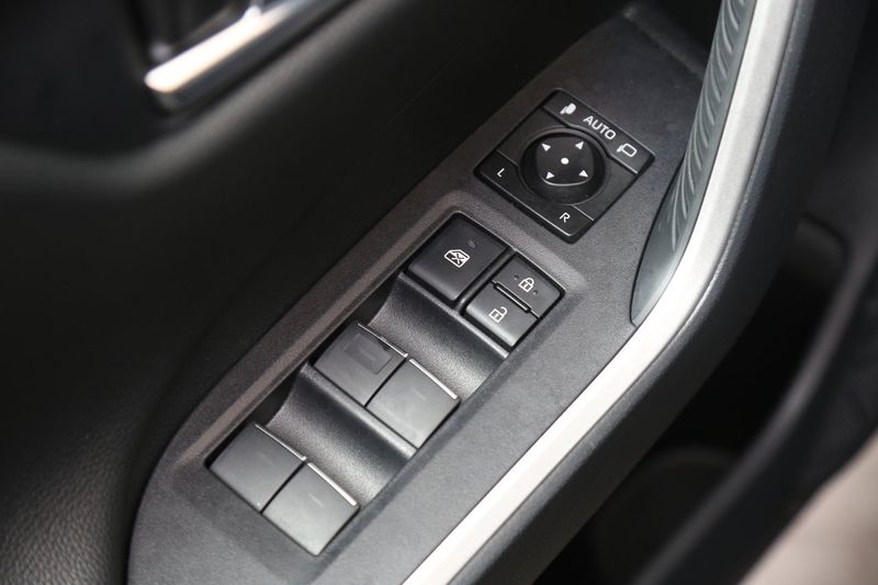 Toyota RAV4 bild 11
