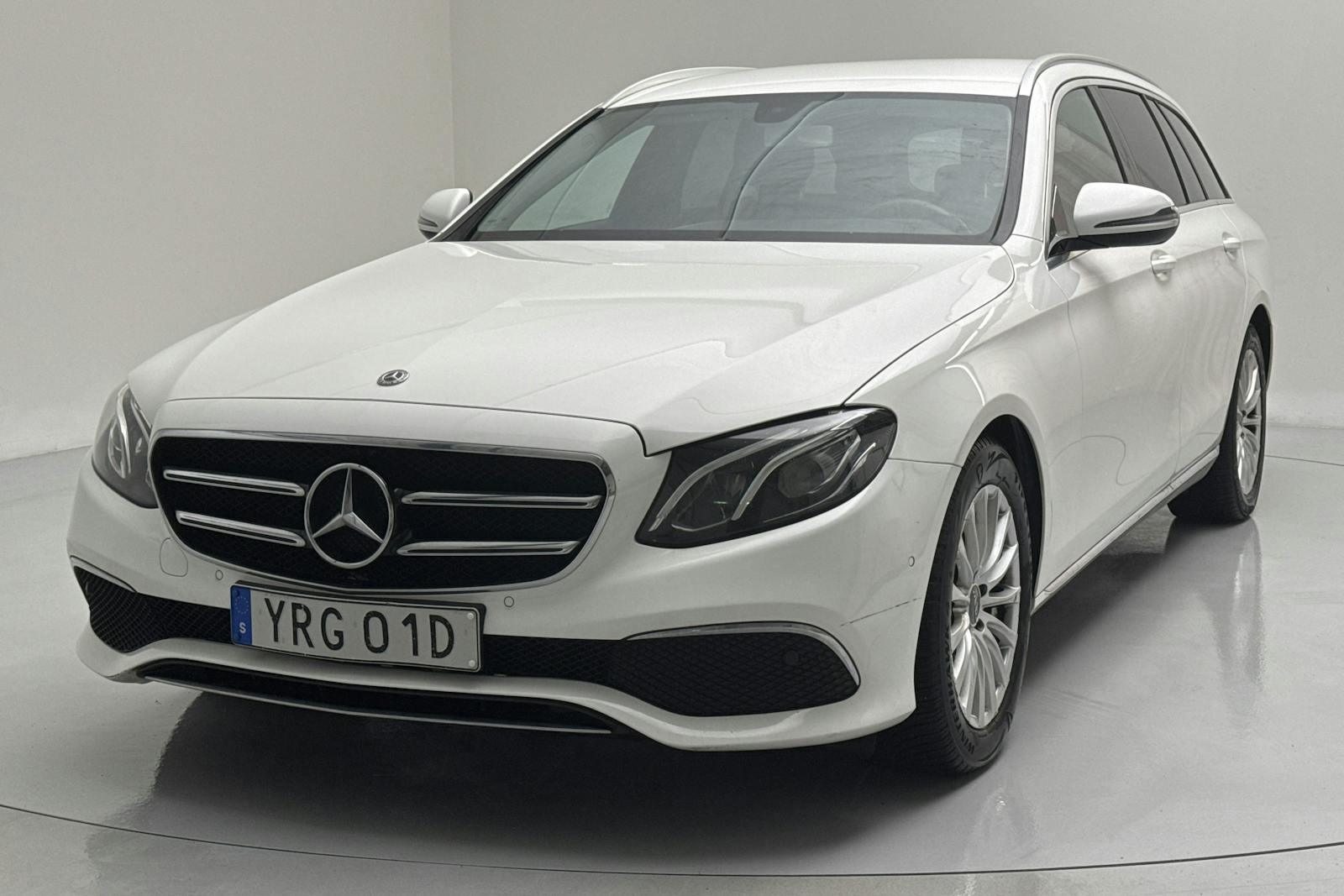Mercedes E200