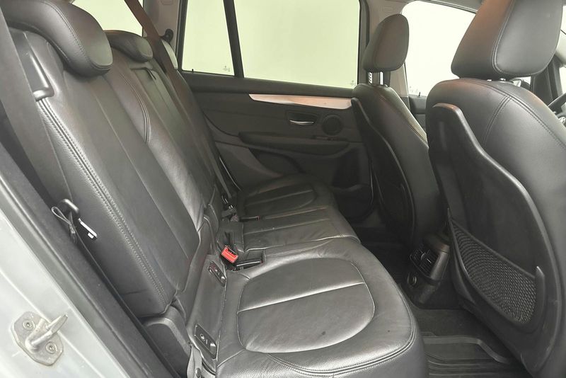 BMW 220 bild 8