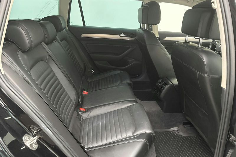 Volkswagen Passat bild 8