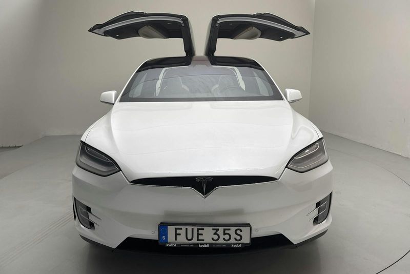 Tesla Model X bild 17