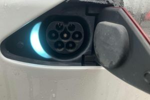 Tesla Model X bild 18