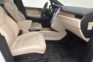 Tesla Model X bild 7