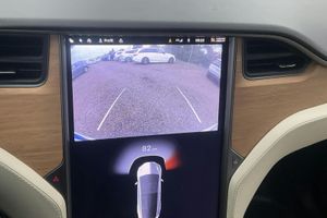 Tesla Model X bild 15